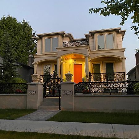 Milano Luxury Suites Vancouver Kültér fotó