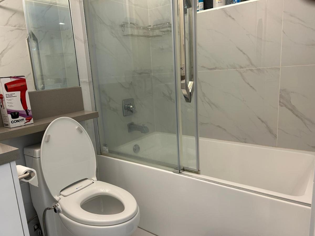 Milano Luxury Suites Vancouver Kültér fotó